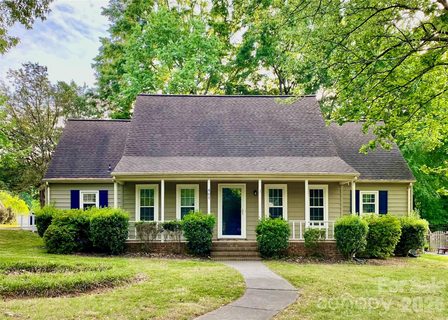 401 Sunnywood Lane