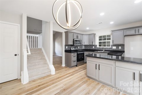136 Mangum Circle sold home in Brookhaven, Mooresville, NC