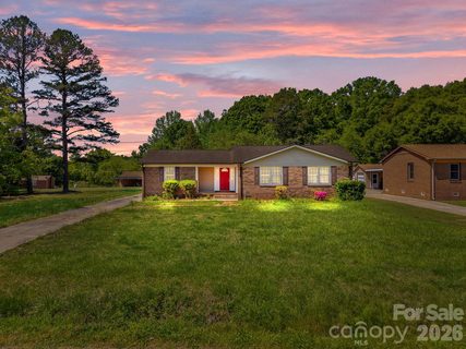 165 Hawkins Loop pending home in Ashley Heights, Salisbury, NC