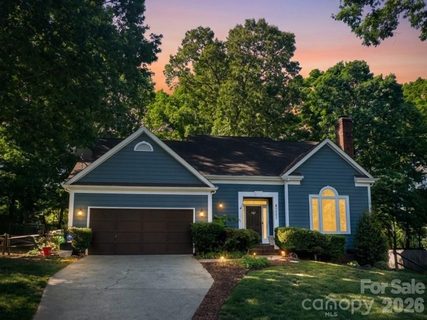 2133 Highland View Lane