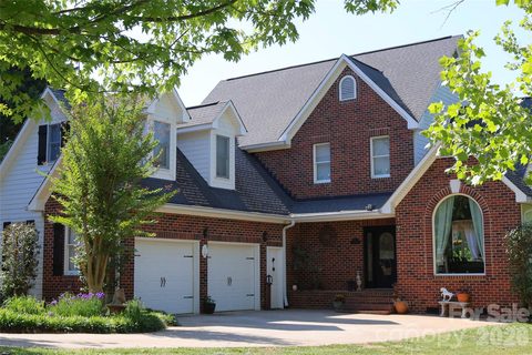 2325 Perry Road active home in Jessies Trace, Denver, NC