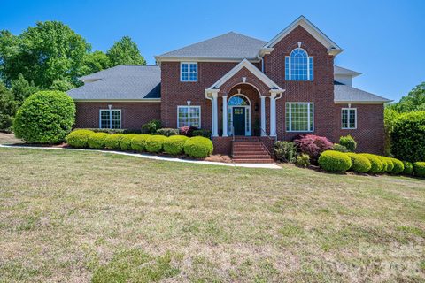 1000 Ashley Place sold home in Pinsto Forest, Belmont, NC