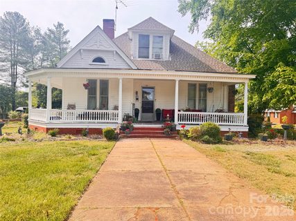 427 Davie Avenue