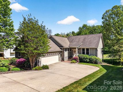 24 Triple Fairways Drive active home in Cummings Cove, Hendersonville, NC