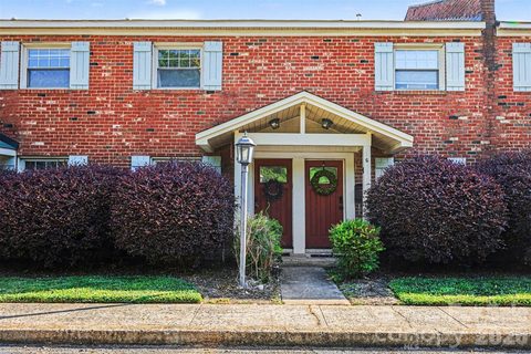 1201 Green Oaks Lane pending condo in Jamestowne Commons, Charlotte, NC