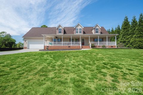 132 Top Flite Drive sold home in Augusta Greens, Statesville, NC