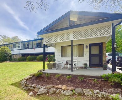140 Old Mill Road pending home in Mill House Lodge, Flat Rock, NC