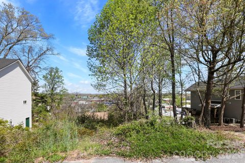00 Summit Circle sold lot in Toms Hill Park, Hendersonville, NC