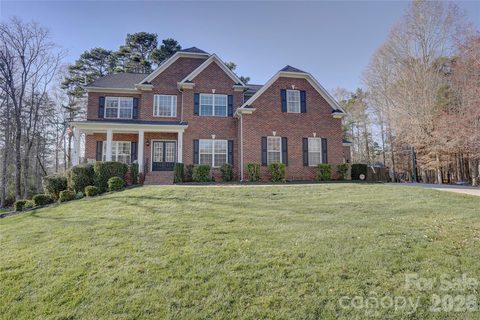 Homes in Fairington Oaks, Mint Hill