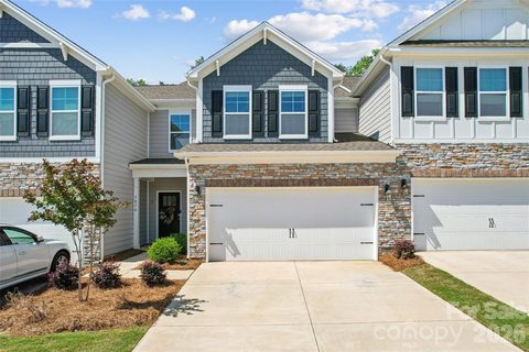 7870 Iron Road sold townhome in Blackstone Bay, Sherrills Ford, NC