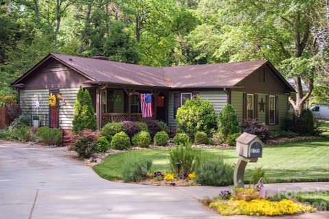 6129 Old Meadow Road sold home in Timber Creek, Mint Hill, NC