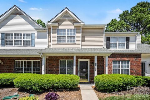 12730 Spirit Bound Way active home in Roxborough II, Charlotte, NC