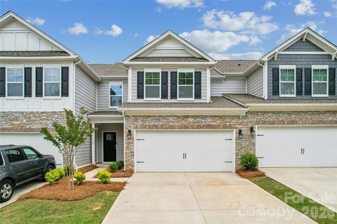 4398 Bronze Boulevard sold townhome in Blackstone Bay, Sherrills Ford, NC