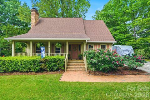 1224 Candlewood Drive sold home in Laurel Woods, Gastonia, NC