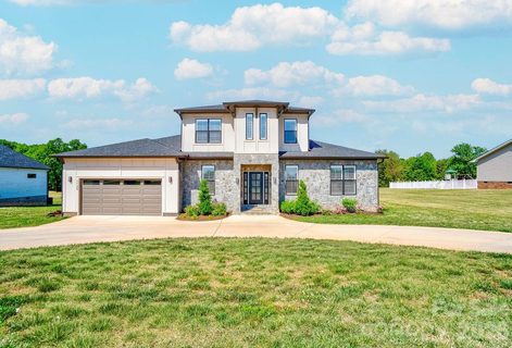 1129 Stony Point Road active home in Woodbridge, Kings Mountain, NC