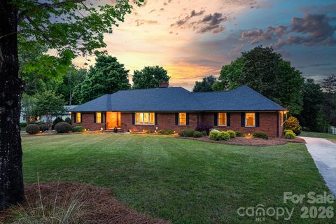 1711 Cricket Run active home in Pebble Creek, York, SC