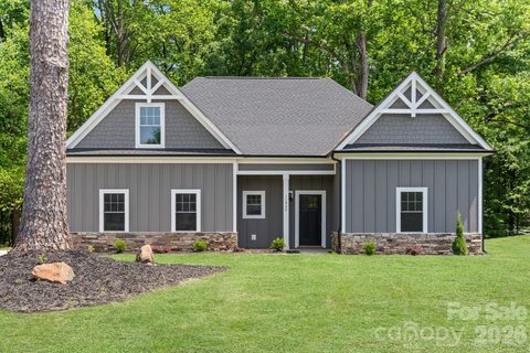 11932 Crabapple Lane active home in Applewood, Huntersville, NC