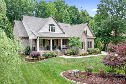 115 Buckingham Place Road pending home in Davidson Downes, Mooresville, NC
