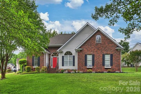 13827 Lymington Court sold home in Oxford Glen, Mint Hill, NC