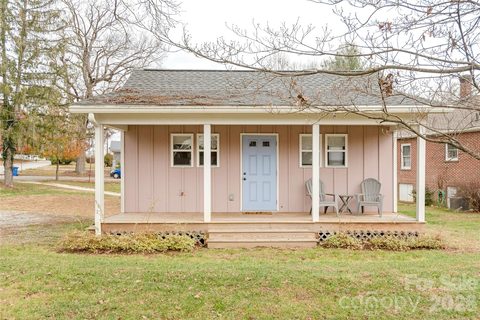 608 Ray Avenue active home in Edgewood, Hendersonville, NC