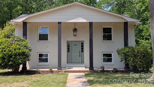 5701 Ilford Street pending home in Shannon Park, Charlotte, NC