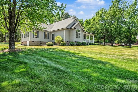6301 Hawk Nest Drive sold home in Hawk Hill, Concord, NC
