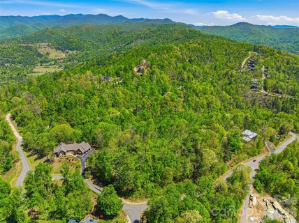 135 Starling Pass pending home in Versant, Asheville, NC