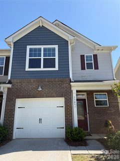13057 Cottage Crest Lane active home in Chateau, Charlotte, NC