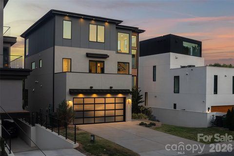 308 Frazier Avenue active home in Biddleville, Charlotte, NC