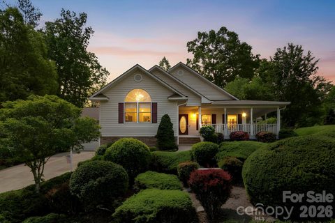310 Windy Knoll Drive sold home in Mountain Valley, Hendersonville, NC