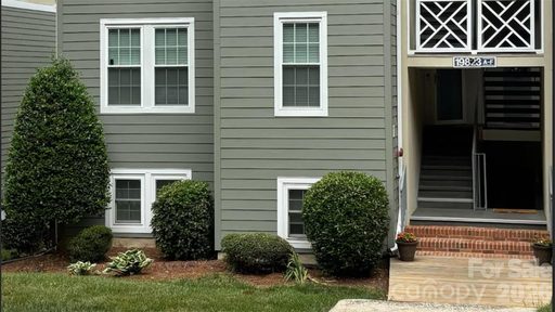 19823 Henderson Road pending home in Windward, Cornelius, NC