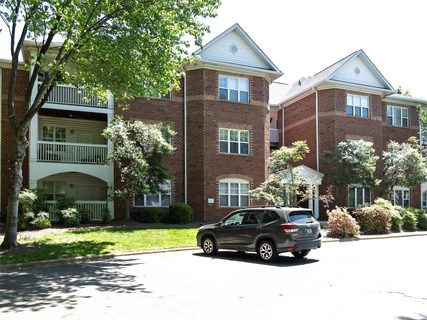 5609 Fairview Road active condo in Wren Crest, Charlotte, NC