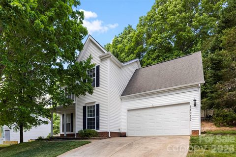 15027 Ashlight Drive active home in Wiltshire Manor, Charlotte, NC