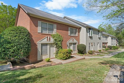 239 13th Avenue Place active home in Hawksridge, Hickory, NC