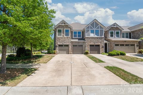 5662 Stonewells Drive pending home in Berewick, Charlotte, NC
