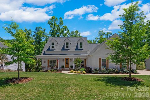 Homes in Lake Crest, Lake Wylie