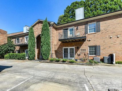 1014 Queens Road active condo in King John Condos, Charlotte, NC