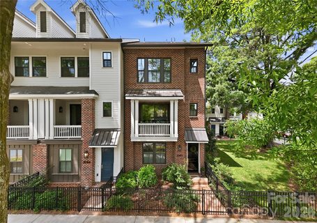 3060 Selwyn Avenue pending townhome in Selwyn Walk, Charlotte, NC