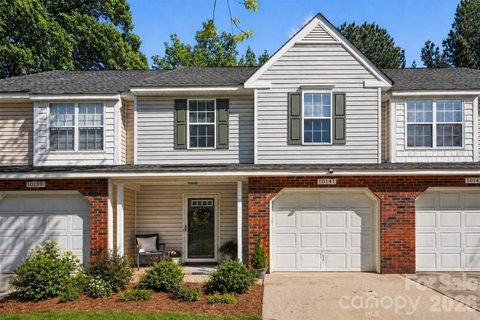 10141 University Park Lane sold home in University Heights, Charlotte, NC