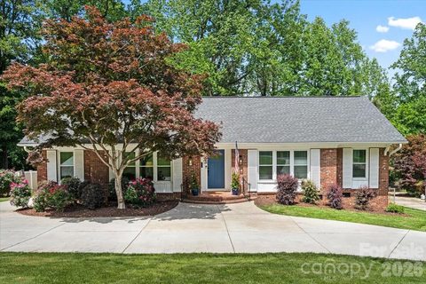 3741 Riverbend Road pending home in Beverly Woods, Charlotte, NC