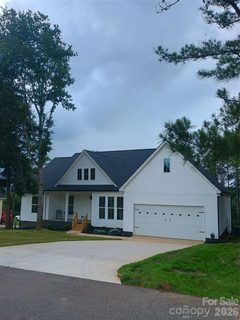 139 Blue Sky Circle active home in Hamilton Heights, Shelby, NC