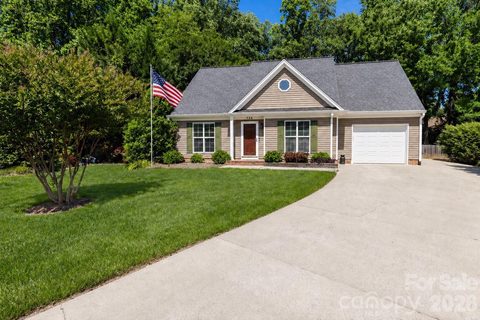 Homes in Foxmoor, Mooresville