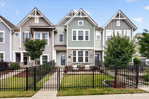 2510 Lydia Avenue active home in Villa Heights, Charlotte, NC