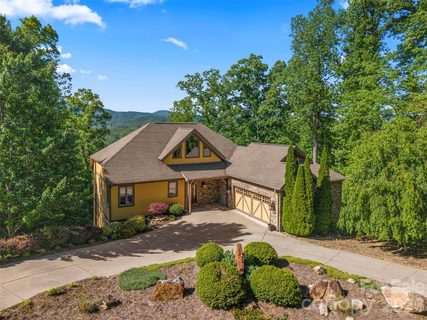 556 High Pines Loop active home in Vista At Bills Mountain, Lake Lure, NC