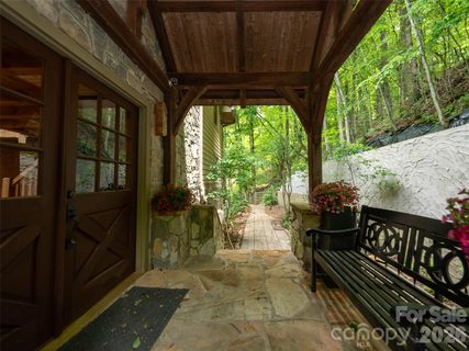 82 Red Oak Drive active home in High Vista, Mills River, NC