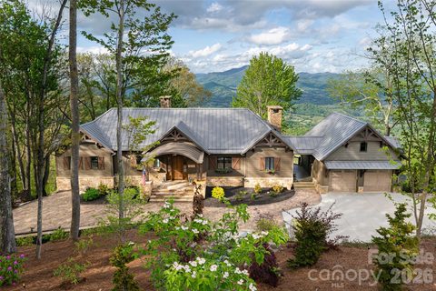 376 Wandering Trail active home in Avalon, Waynesville, NC