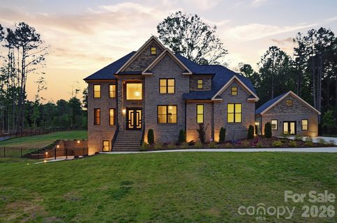 8508 Max Meadows Drive active home in Arlington Hills, Charlotte, NC