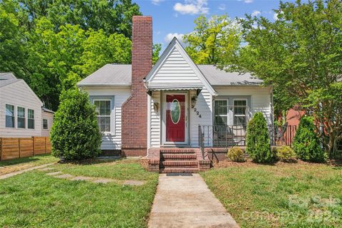 2224 Dundeen Street pending home in University Park, Charlotte, NC