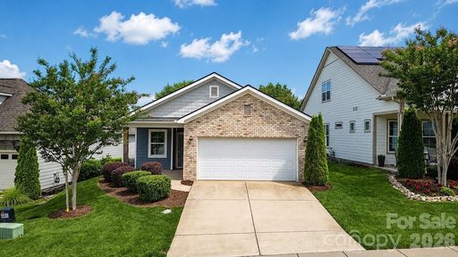 5149 Looking Glass Trail active home in Trilogy Lake Norman, Denver, NC
