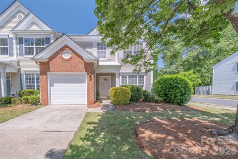 11730 Huxley Road sold townhome in Reavencrest, Charlotte, NC